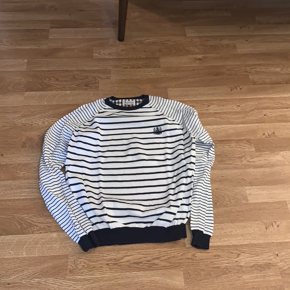 Aquascutum knit pullover sweater